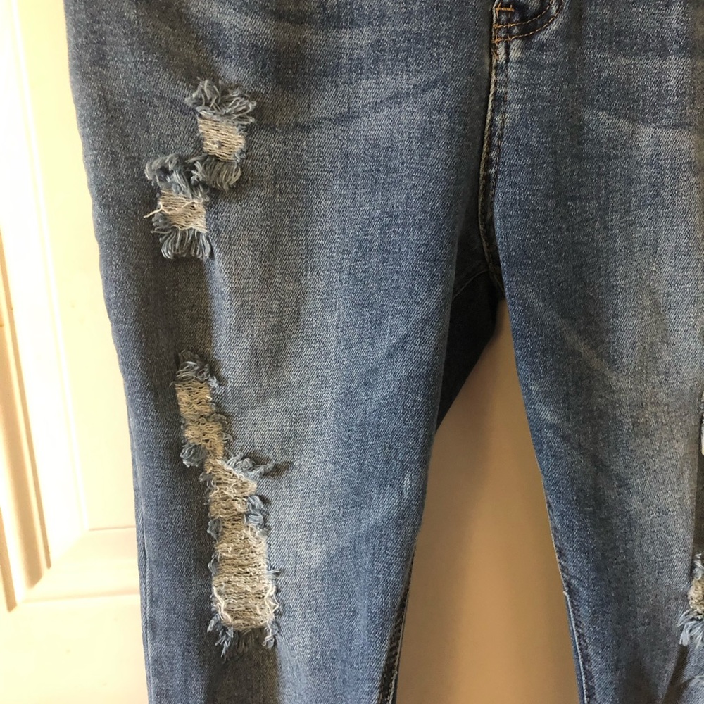 Women’s Destroyed Wax Jeans 13/31, Fringe Hem